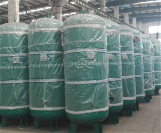 申江厂的储气罐 申江厂的储气罐